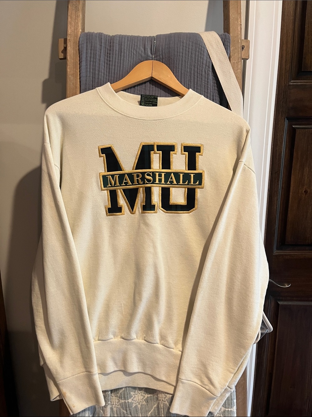 Adorable vintage embroidered Marshall University Crewneck. See pictures